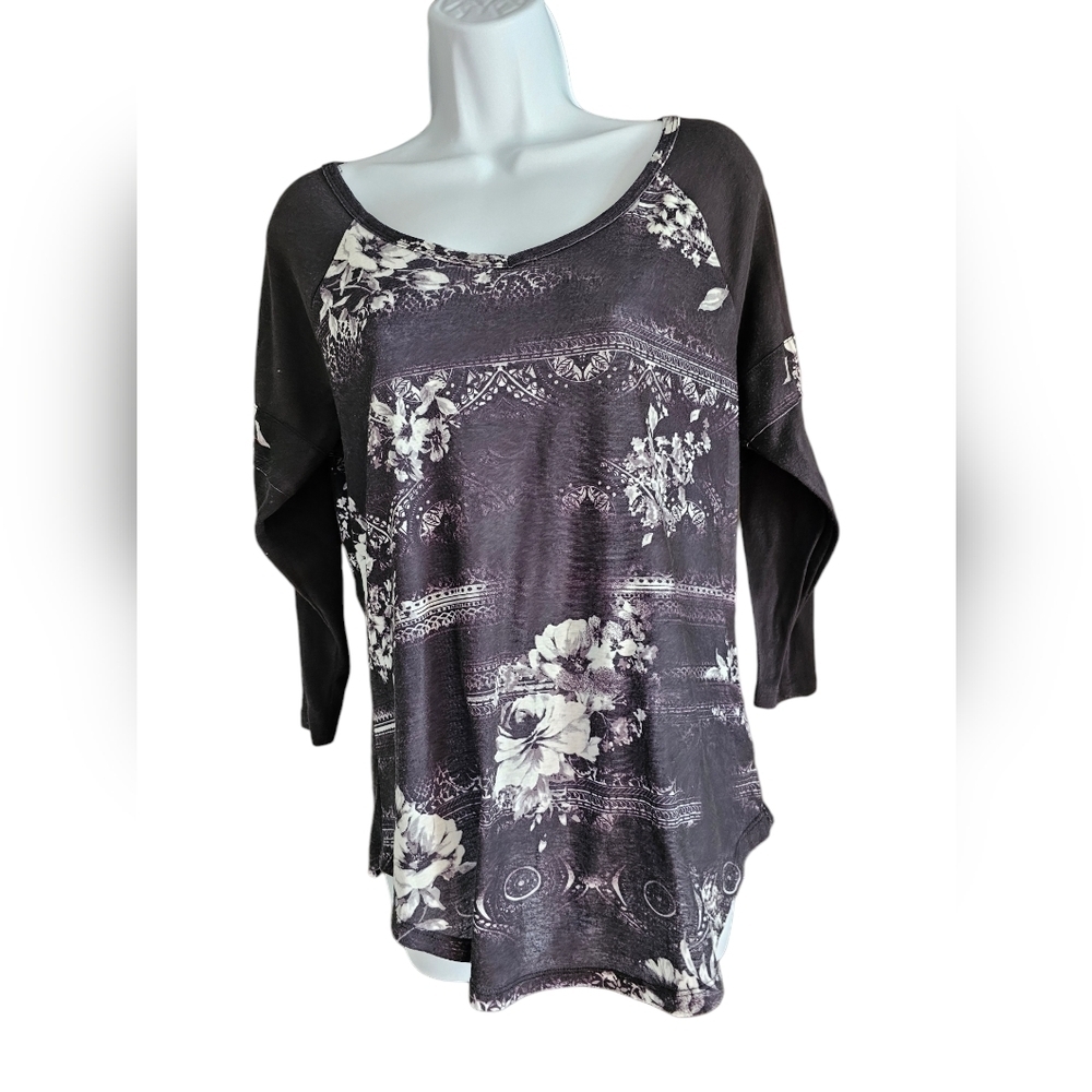 Energe World Wear size small NWOT black white floral 3/4 sleeves